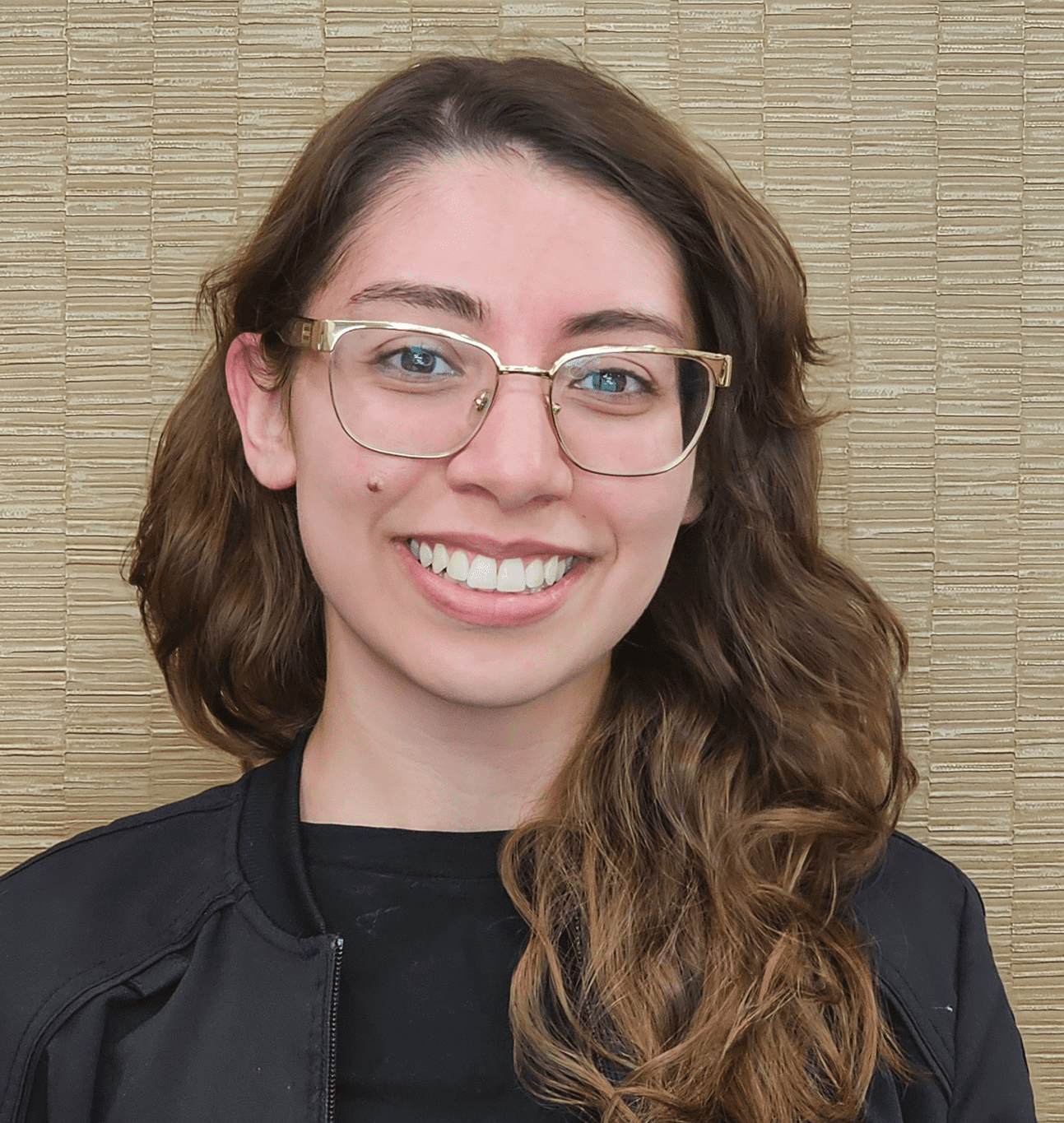 Estefanny Dental Office in Naperville, IL